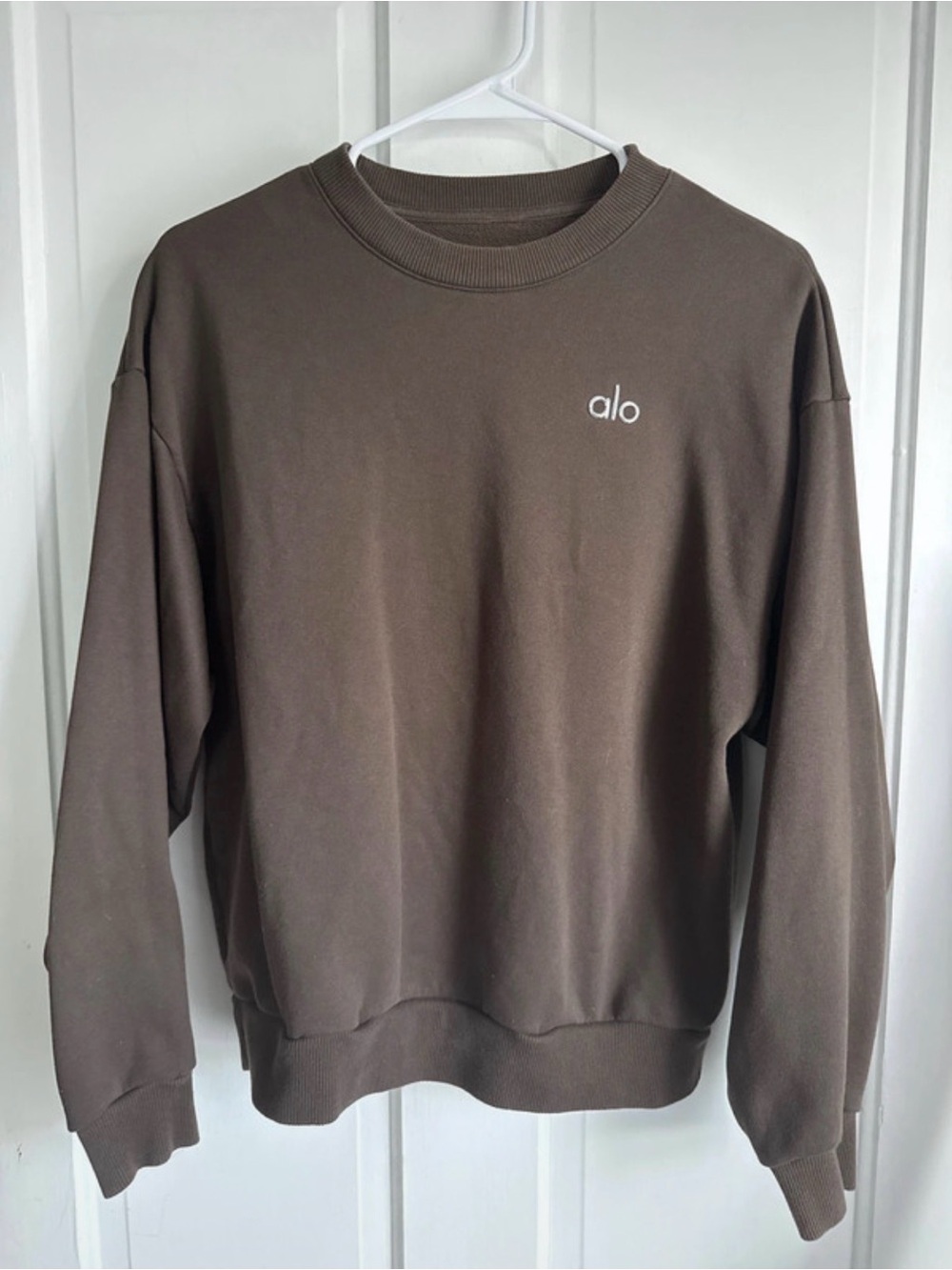 ALO Yoga Men's Crewneck Sweatshirt in Chocolate Brown
